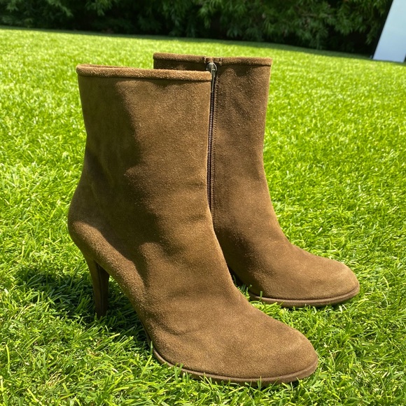 NEW Stuart Weitzman Olive Suede Heeled Ankle Boots - Picture 1 of 9